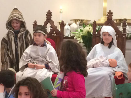 Christmas-Pageant-Family